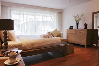 Three-Bedroom Duplex Penthouse — Pearl of Naithon